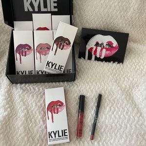 Kylie Cosmetics Matte Lip Kit 22 Red Lipstick
